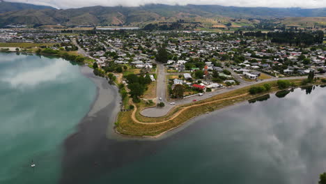 Junction-Lookout-and-panorama-of-Cromwell-town,-New-Zealand,-aerial-view