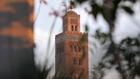 Zoomed-in-view-of-largest-mosque-in-Marrakesh---Kutubiyya-Mosque,-Morocco