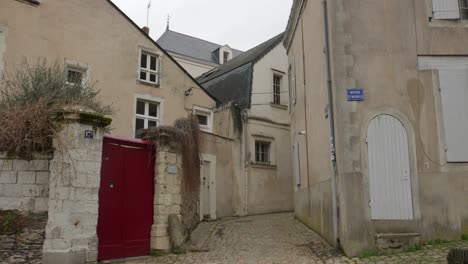 Historische-Gebäude-In-Der-Nähe-Des-Monte-Saint-Maurice-Und-Enge-Gassen-In-Angers,-Frankreich