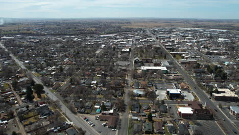 Drone-Shot-of-Twin-Falls,-Idaho-USA,-Downtown-Residential-Community-and-Street-Traffic