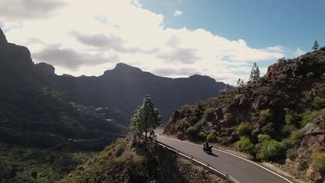 Scenery-shot-Motor-driving-in-mountain-of-Gran-Canaria