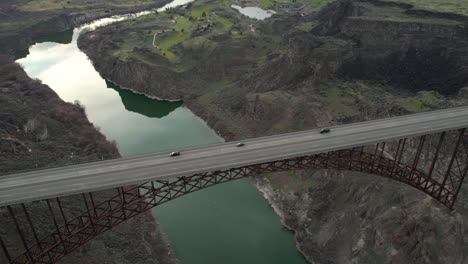 Aerial-View-of-Perrine-Memorial-Bridge-Above-Snake-River-Canyon,-Twin-Falls-Idaho-USA