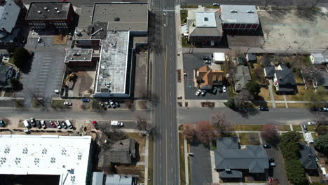 Vogelperspektive-Luftaufnahme-Der-Innenstadt-Von-Twin-Falls,-Idaho,-USA,-Straßenverkehr-Und-Gebäude
