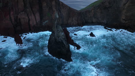 Dramatischer-Blick-Auf-Vulkanische-Felsformationen-Am-Ponta-De-Sao-Lourenco-Auf-Der-Insel-Madeira-In-Portugal