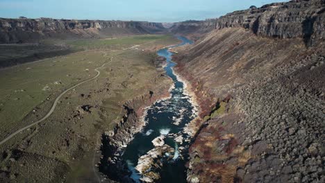 Aerial-View-of-Snake-River-Canyon-by-Twin-Falls,-Idaho-USA,-Cinematic-Drone-Shot