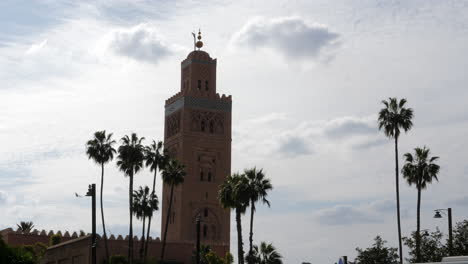 Koutoubia-Mosque-Tower-in-Marrakesh,-Sunny-Day,-Static