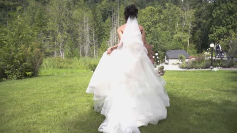 Bride-on-her-way-to-her-wedding-in-white-dress