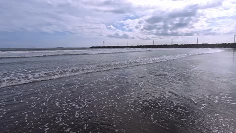 Strand-Von-Boca-Del-Rio-Veracruz-In-Mexiko,-Aufnahme-Des-Meeres-Mit-Wellenbrechern-Im-Hintergrund,-Keine-Menschen