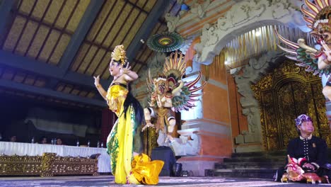 Indonesian-Dance-of-Bali-Island-Girl-Performs-Oleg-Tamulilingan-Female-Dancer-Coquettish-Wearing-Colorful-Traditional-Design-Fabrics,-Southeast-Asia