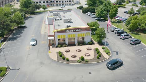 Aerial-View-of-McDonald's-Fast-Food-Restaurant-in-American-Town