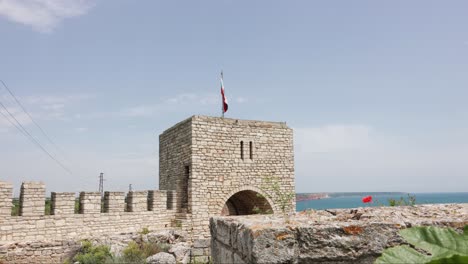 Puerta-Medieval-De-La-Fortaleza-De-Kaliakra-En-Cabo-Kaliakra,-Bulgaria