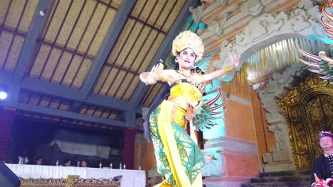 Indonesian-Beautiful-Girl-Dances-Oleg-Tamulilingan-Bali-Traditional-Dance-of-Unique-Movements-and-Coquettish-Performance,-Island-of-Gods,-Female-Choreography