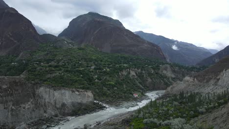 Vista-Aérea-Del-Valle-De-Hunza,-Pakistán