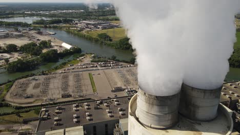 Das-Kohlekraftwerk-Monroe-Verschmutzt-Weiterhin-Die-Umwelt,-Da-Amerika-Weiterhin-Auf-Der-Suche-Nach-Energie-Ist