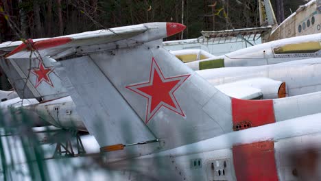 Aviones-Antiguos-De-La-Urss-Soviética-En-El-Museo-De-Aviación-En-Riga,-Letonia