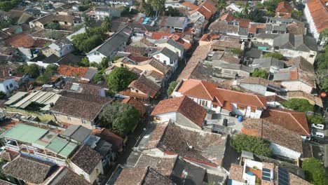 Aerial-shot-over-a-residential-area-of-houses-in-Galle-old-town-in-Sri-Lanka