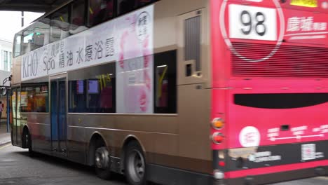 Estación-De-Autobuses-Starferry-En-Tsim-Sha-Tsui,-Hong-Kong