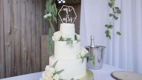Delicious-three-tier-wedding-cake