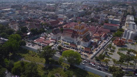 Lovely-aerial-view-flight-Bangkok-temple-Wat-Mahannapharam-Worawihan-thailand,-sunny-day-2022