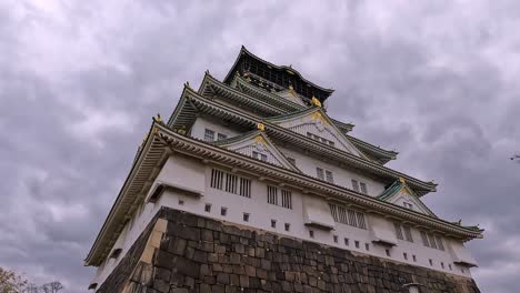 View-onto-the-famous-Osaka-castle-in-Japan