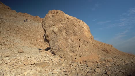 Paisaje-De-Montaña-Rocosa-En-Israel-Desierto-Seco-Y-árido