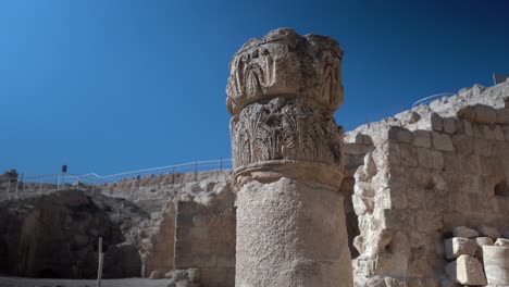 Antike-Säule-Bei-Herodes-Israel