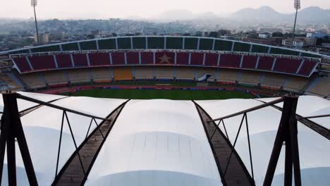 Luftaufnahme-Vor-Dem-Stade-Omnisports-Ahmadou-Ahidjo-Stadion-In-Yaoundé,-Kamerun