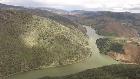 Der-Berühmte-Fluss-Douro.-Reiseziel-Portugal