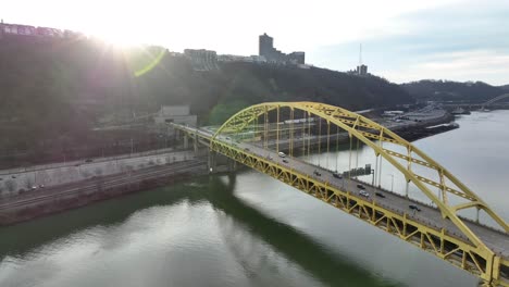 Sun-shining-on-Fort-Pitt-Bridge-in-Pittsburgh,-Pennsylvania