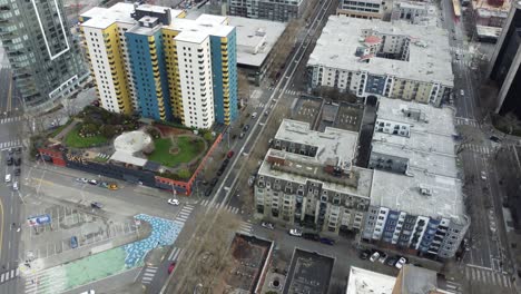 Luftaufnahmen-Von-Der-Straße-Und-Dem-Stadtbild-Der-Innenstadt-Von-Seattle,-USA