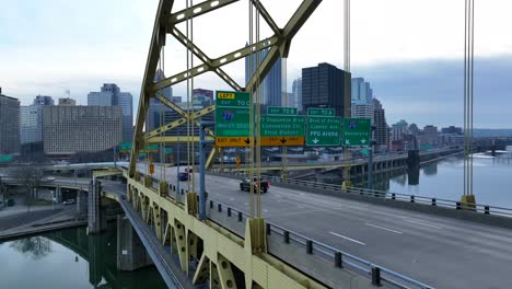 Fort-Pitt-Bridge-In-Pittsburgh,-PA