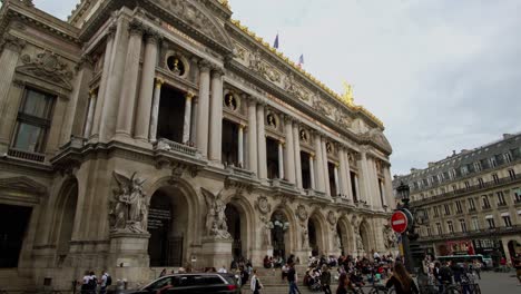 Das-Opernhaus-Garnier-Palace-In-Paris