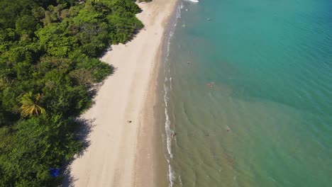 Popular-Luxury-Tourist-Tropical-Beach-Destination,-Playa-Nacascolo-Costa-Rica,-4K-Aerial-Drone