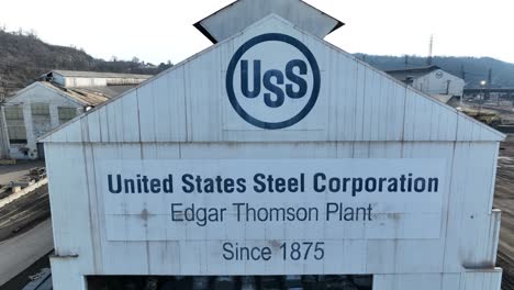 Zeichen-Und-Logo-Der-United-States-Steel-Corporation-In-Braddock,-PA