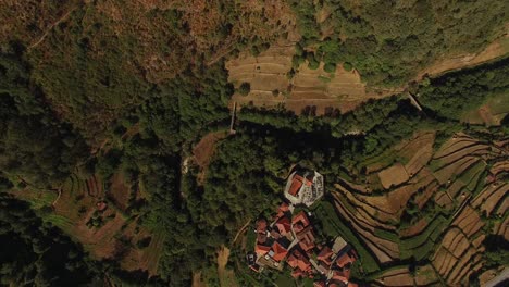 Luftaufnahme-Des-Schönen-Dorfes-Sistelo-In-Portugal