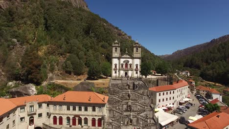 Dorf-Des-Heiligtums-Senhora-Da-Peneda-In-Portugal,-Luftaufnahme