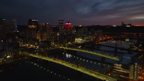 Puentes-De-Pittsburgh-Y-Horizonte-De-Noche