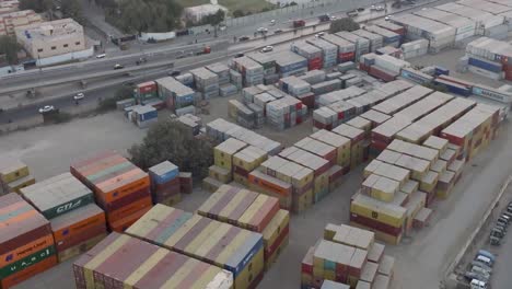 Karatschi,-Sindh,-Pakistan:-Container--Und-Kranterminals-Im-Seehafen-Von-Karatschi
