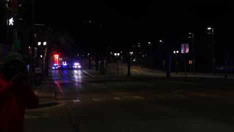 MSU-Schießt-Polizeiautos-Auf-Dem-Weit-Entfernten-Grand-River