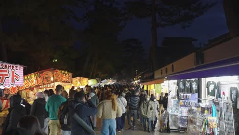 Japanese-Night-Festival,-Yatai-Stalls-sell-food-in-the-Evening