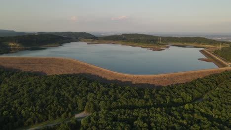 Panoramic-aerial-over-the-Raccoon-Mountain-Reservoir,-Chattanooga-Tennessee