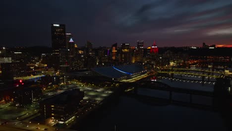 Skyline-Von-Pittsburgh-Bei-Nacht