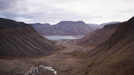 Tiro-Del-área-De-Longyearbyen-De-Longyeardalen.-Svalbard