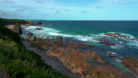 Horse-Head-Rock-beach-at-Sapphire-Coast,-Bermagui-near-Sydney,-New-South-Wales,-Australia