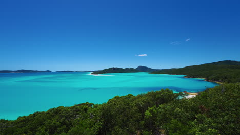 Whitsunday-Island-Whitehaven-Beach-view-of-Hill-Inlet-with-clear-turquoise-blue-water-at-famous-filming-location-in-South-Pacific-Queensland-Australia,-at-Great-Barrier-Reef
