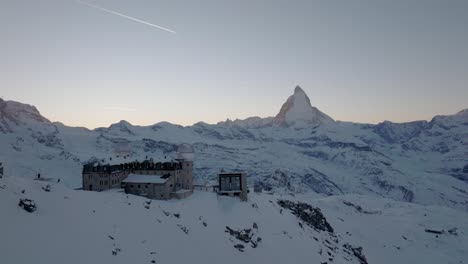 Gornergrat-Obervatory-and-Matterhorn-impressive-mountain-panorama-during-sunset