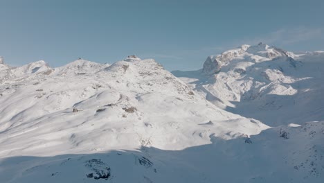 Incredible-alpine-mountain-panorama-and-ski-station,-Zermatt-Switzerland