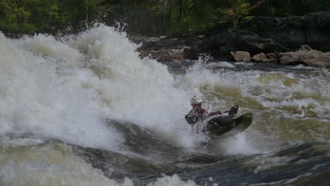 Kayak-slow-motion-extreme-sports