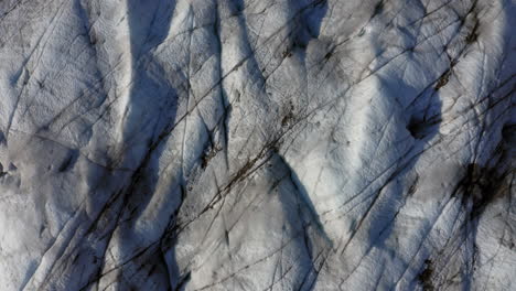 Luftaufnahme:-Blick-Von-Oben-Auf-Einen-Gletscher-Während-Eines-Sonnigen-Tages