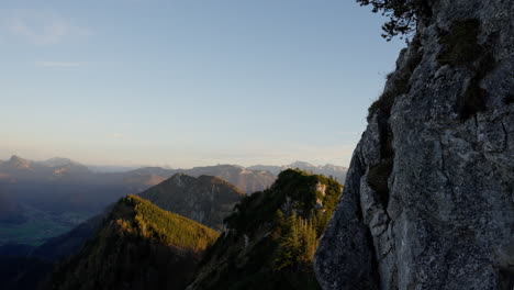 Wunderschöner-Bergblick-Bei-Sonnenaufgang-In-Den-Alpen
